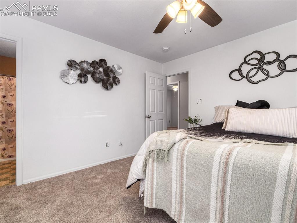 Image 15 of 26: Bedroom