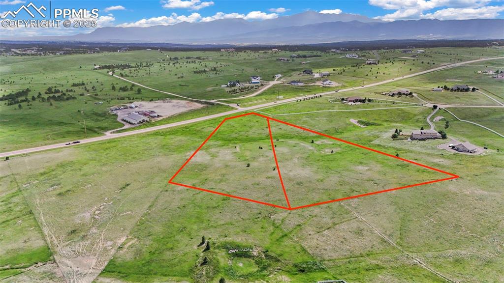 Image 3 of 23: Property Lines are approximate and not a survey