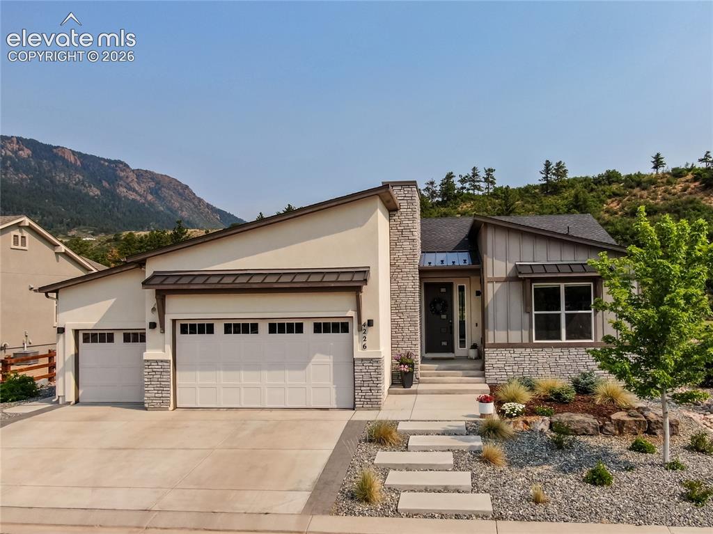 Image 2 of 40: Features List :  4226 Mesa Top