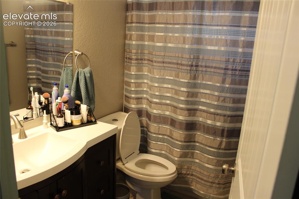 Image 10 of 25: Bathroom