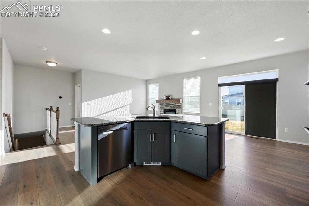 Image 10 of 42: Kitchen