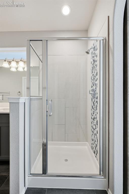 Image 22 of 42: Closet