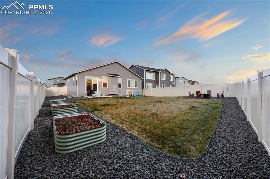 Image 38 of 42: Bedroom