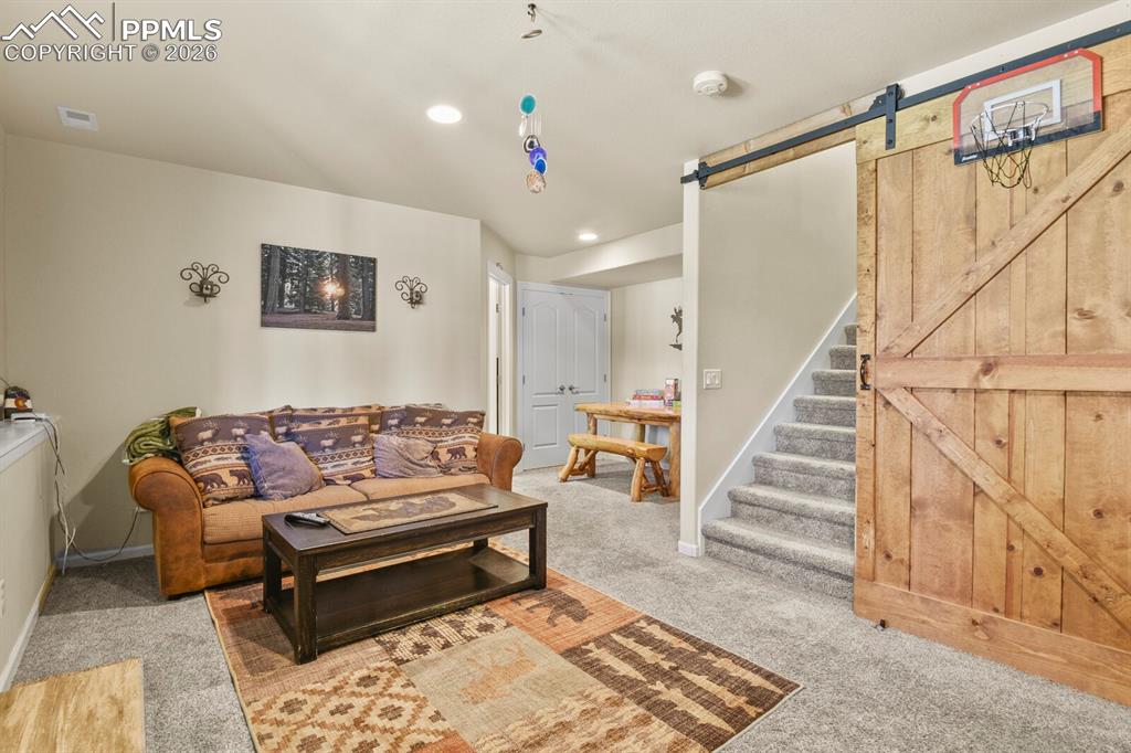 Image 18 of 27: Living Room