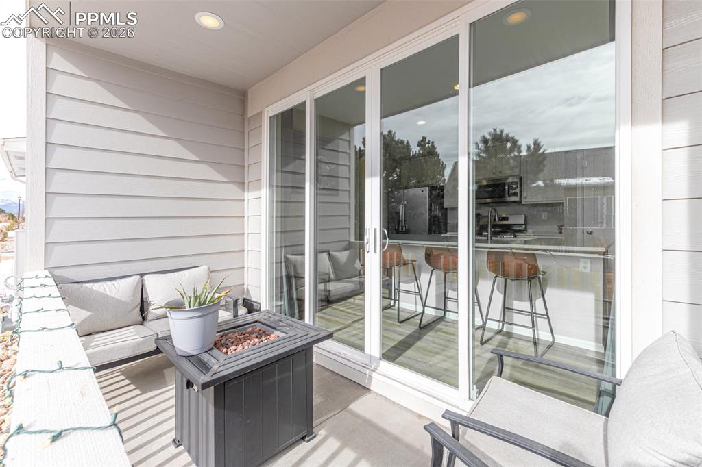 Image 23 of 27: Balcony