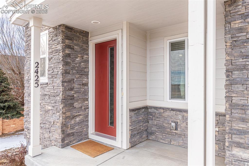 Image 3 of 27: Entry