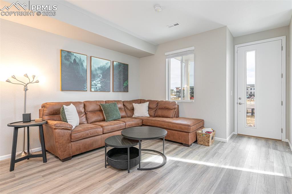 Image 5 of 27: Living Room