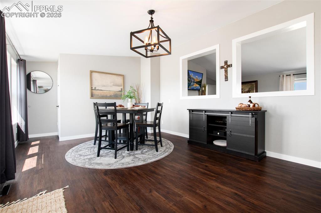 Image 11 of 50: Yard