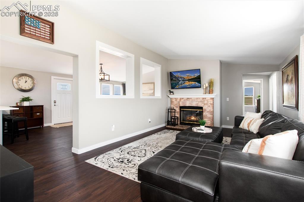 Image 20 of 50: New appliances stay with the home!