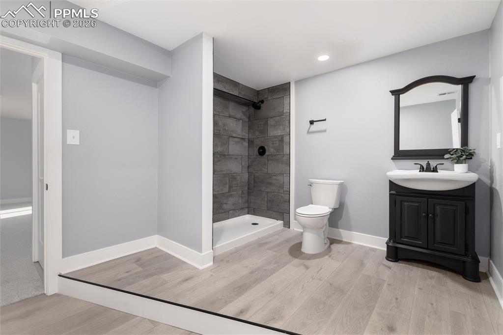 Image 37 of 50: New water heater and washer/dryer in laundy room!