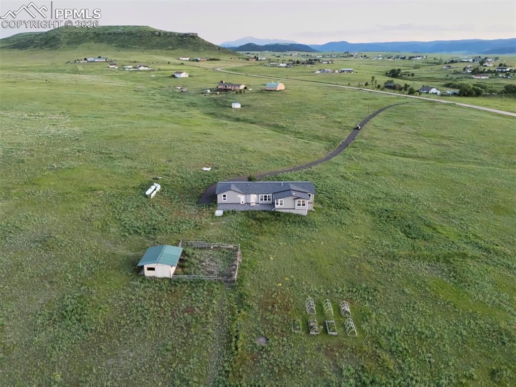 Image 4 of 50: Front of Structure