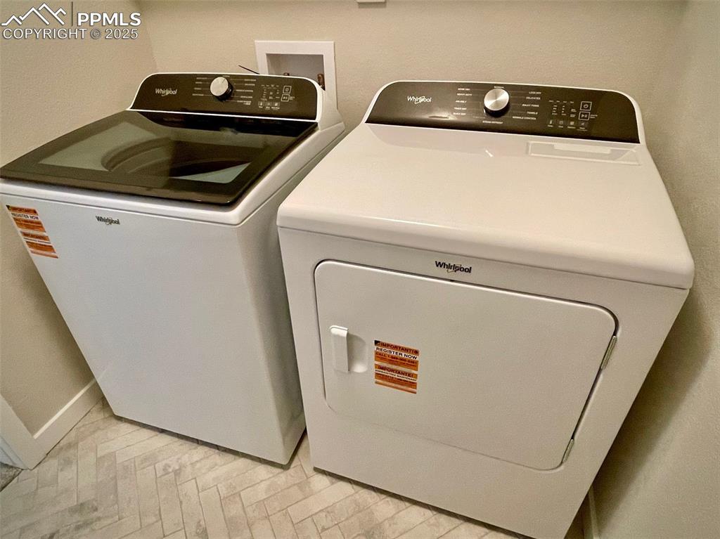 Image 19 of 28: Laundry