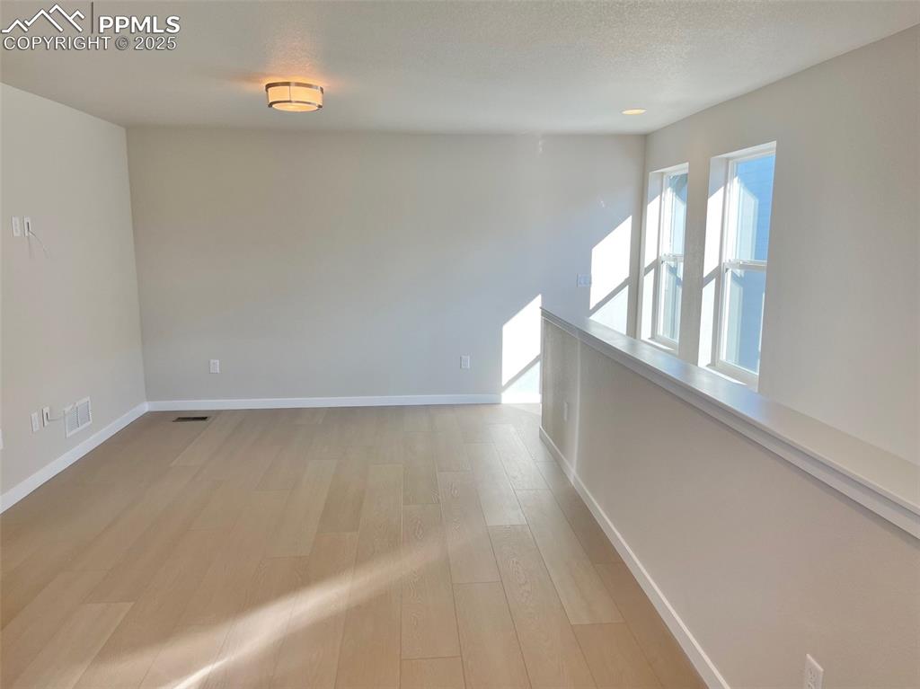 Image 25 of 28: ADU living room