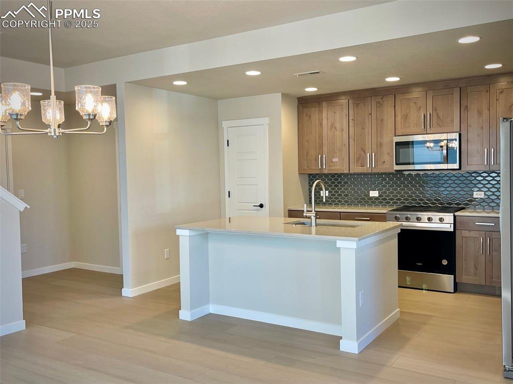 Image 3 of 28: Kitchen