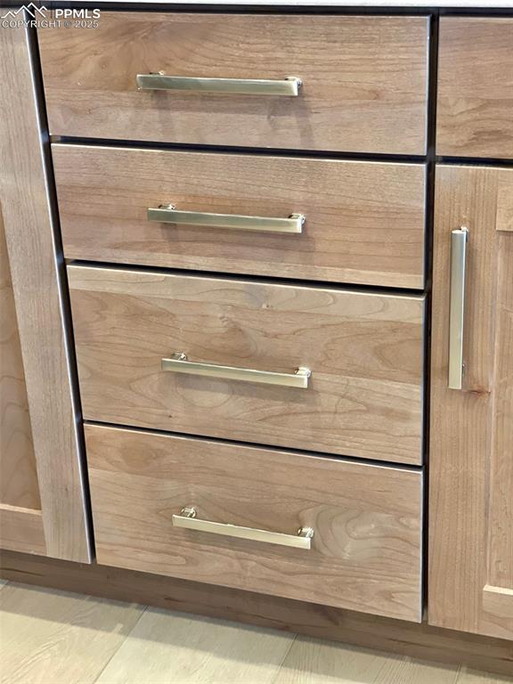 Image 5 of 28: Kitchen