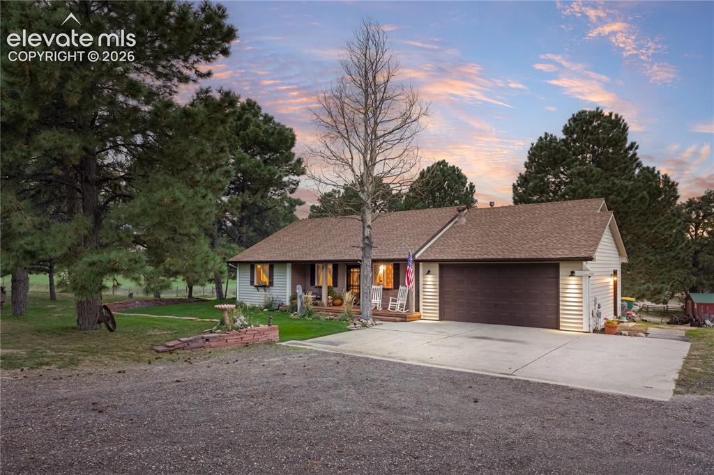 Image 3 of 50: Beautiful Ranch style home!