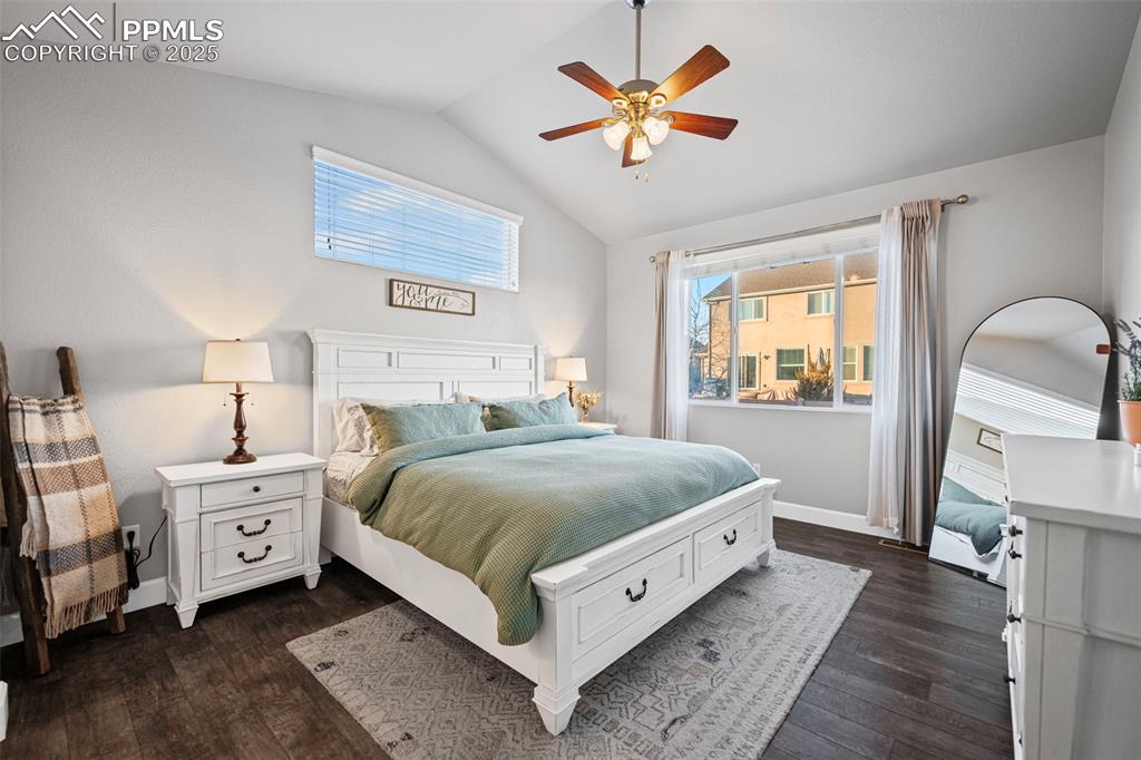 Image 10 of 26: Bedroom