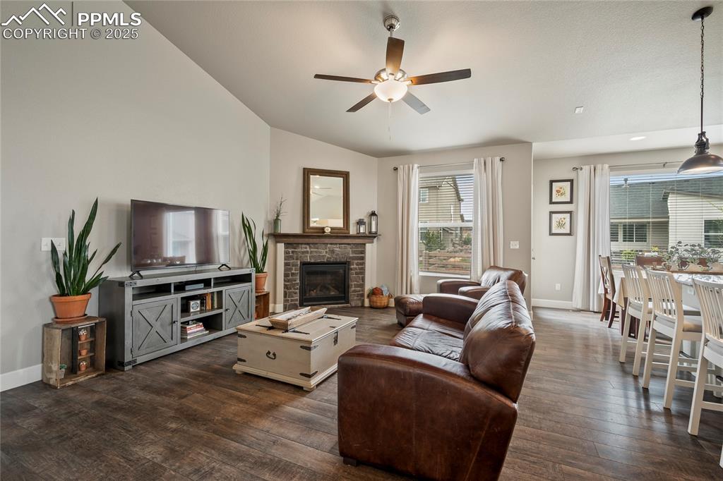 Image 5 of 26: Living Room
