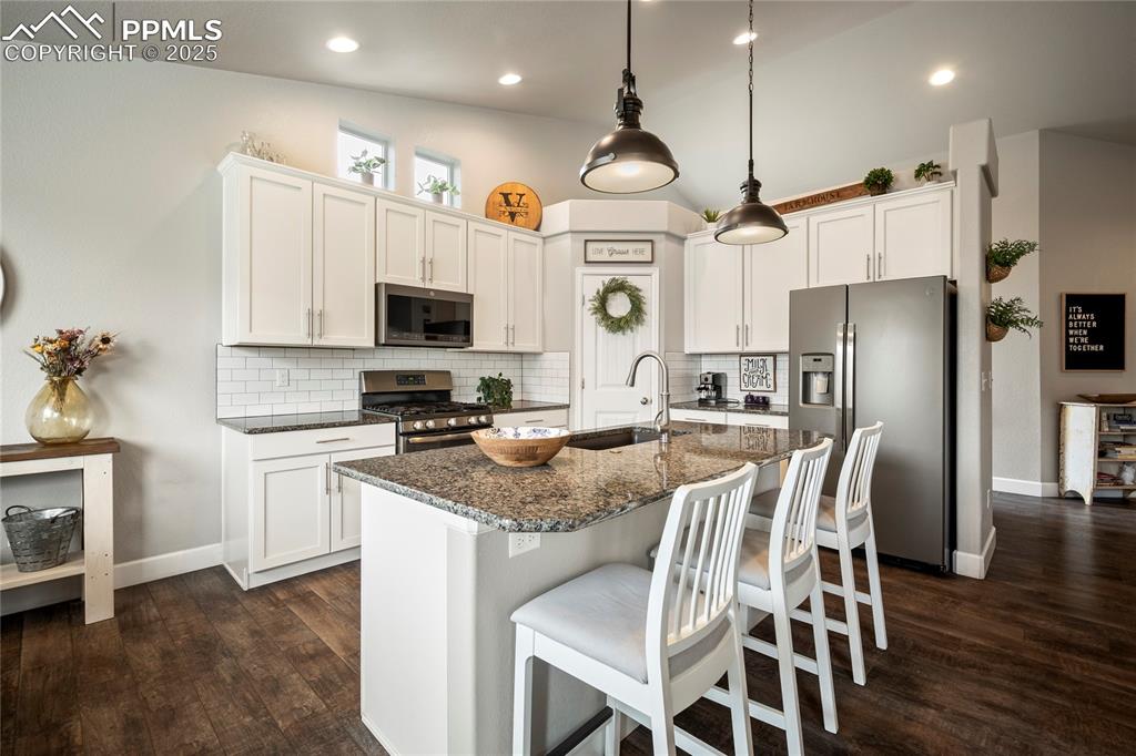 Image 6 of 26: Kitchen
