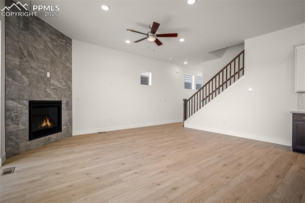 Image 16 of 39: Living Room