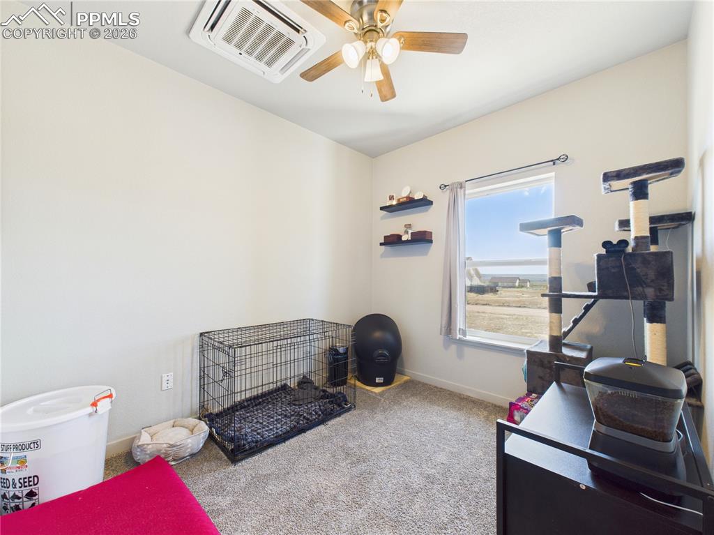 Image 30 of 40: Office