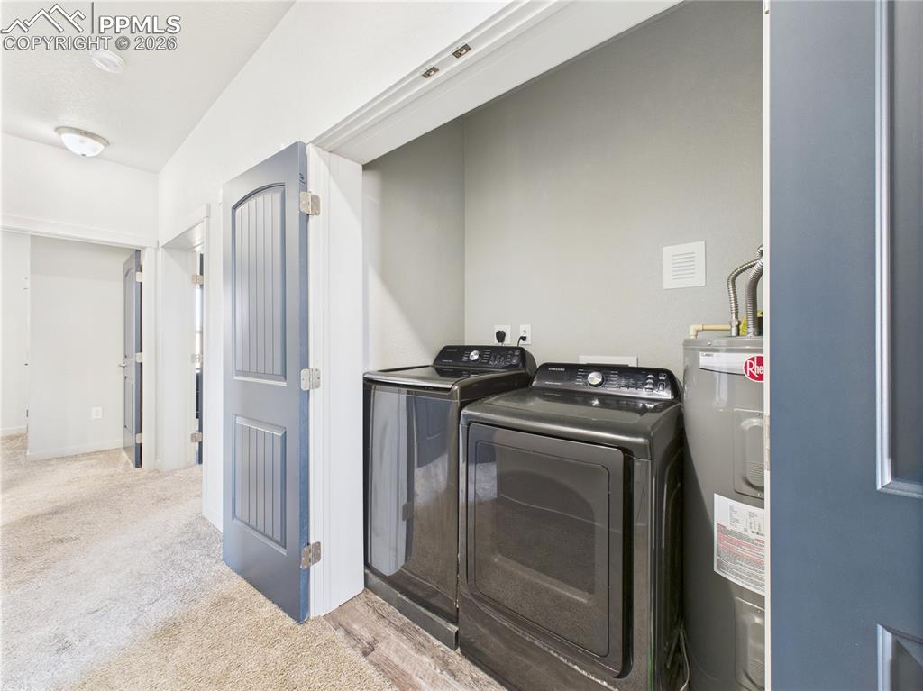 Image 32 of 40: Laundry