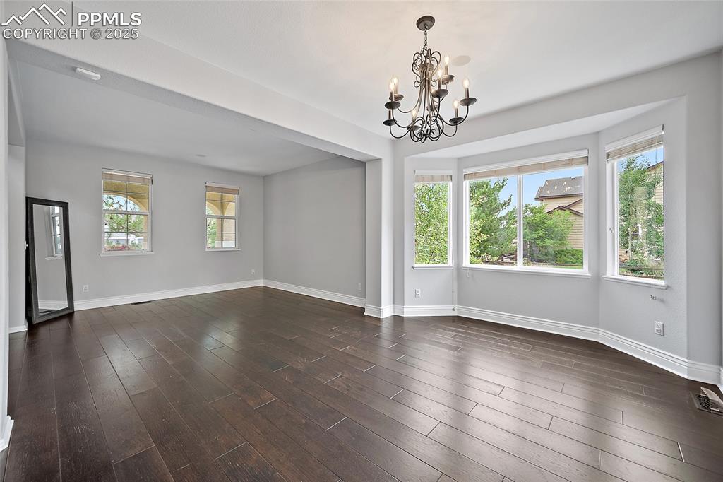 Image 8 of 50: Formal Living and dining