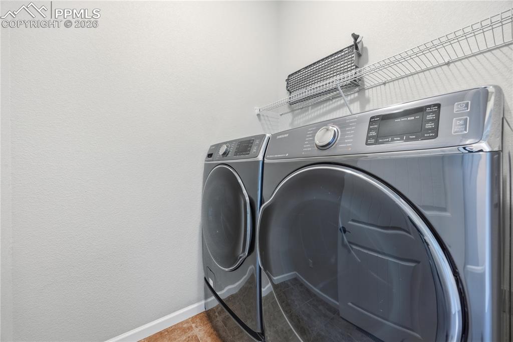 Image 35 of 39: Laundry