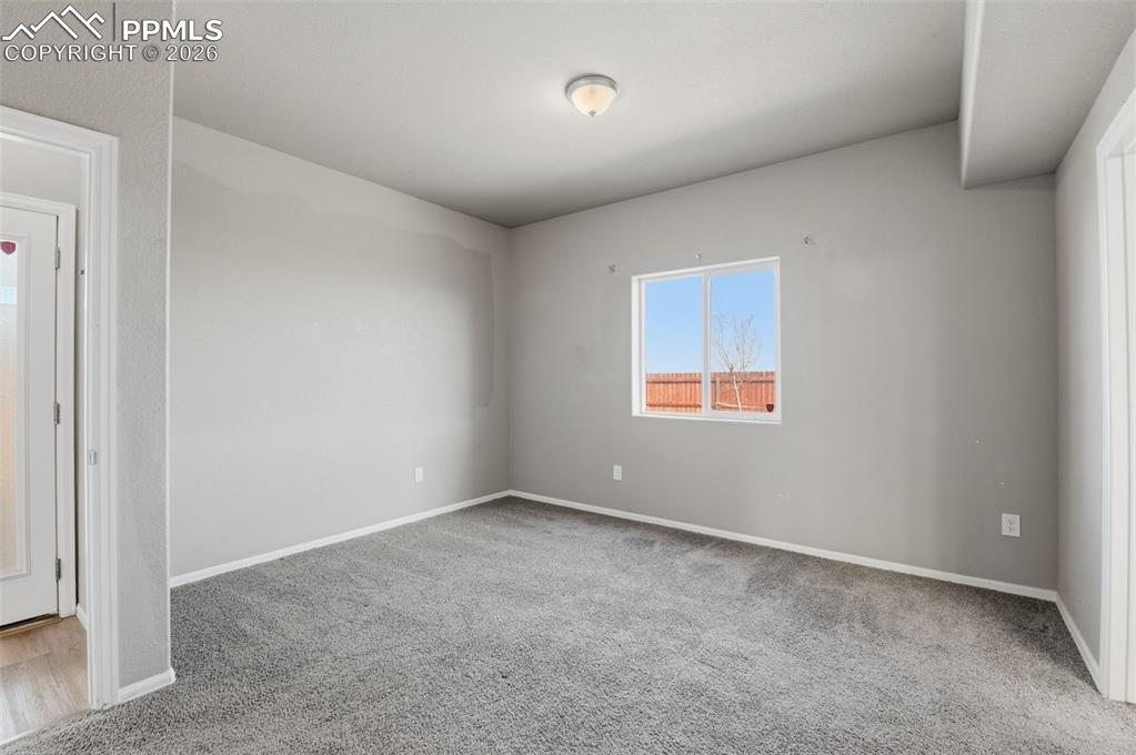 Image 12 of 26: Kitchen