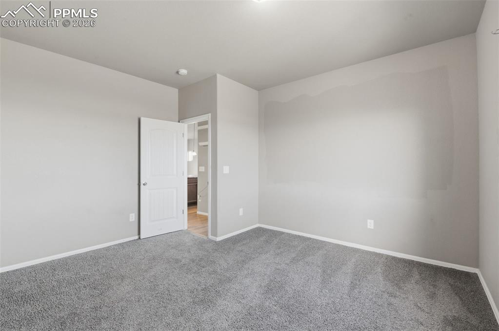 Image 13 of 26: Kitchen