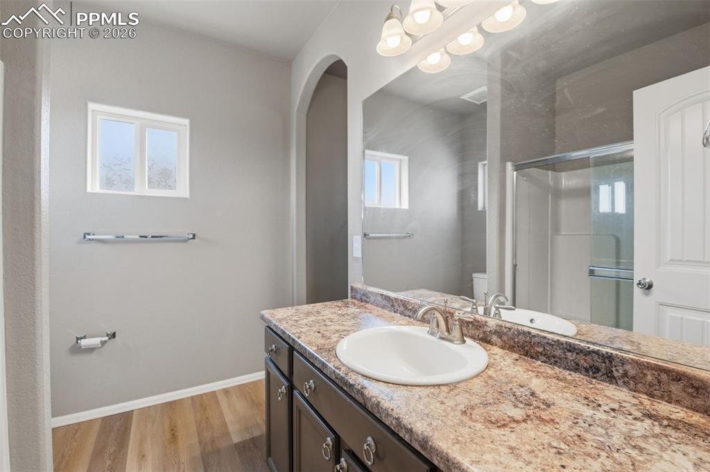 Image 15 of 26: Bedroom