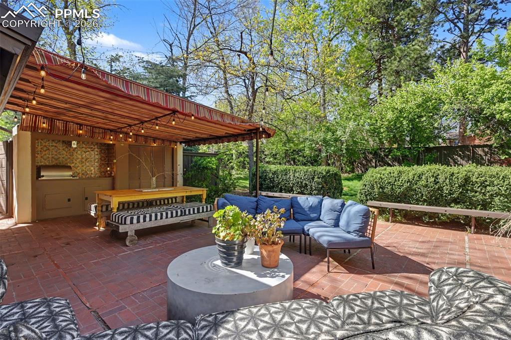 Image 19 of 50: Patio