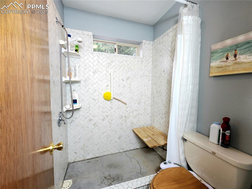 Image 36 of 50: Master Bathroom
