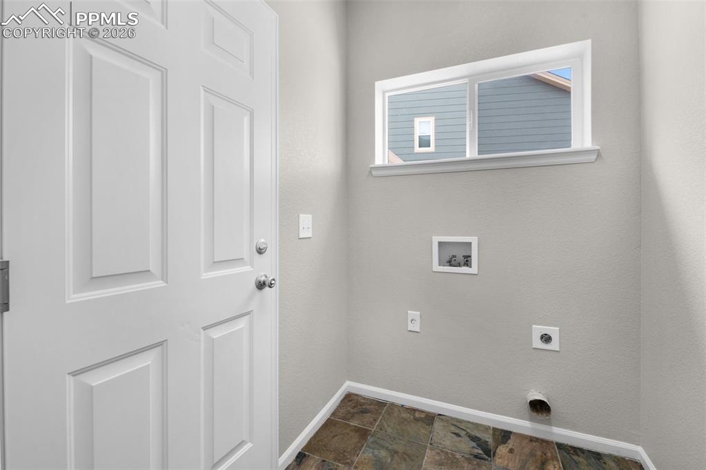 Image 15 of 50: Laundry Room