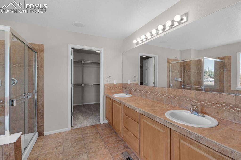 Image 20 of 50: 5 Piece Bath