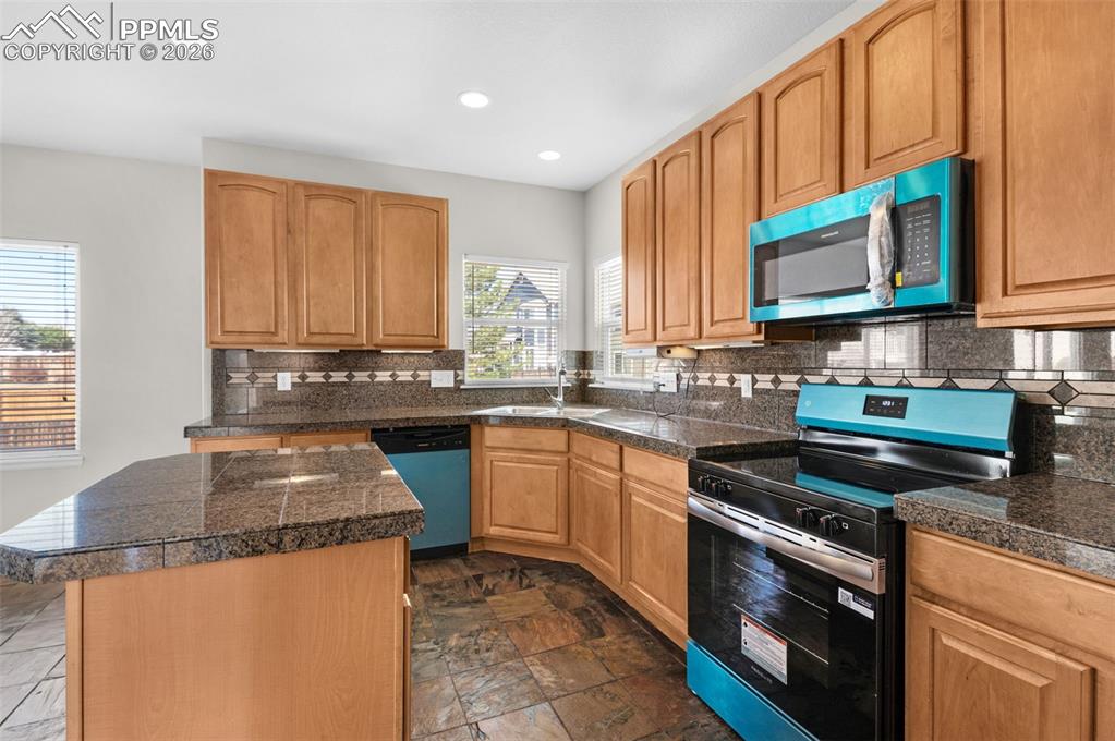 Image 3 of 50: NEW Appliances