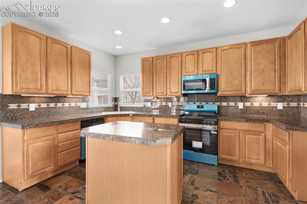 Image 5 of 50: 42" Uppers