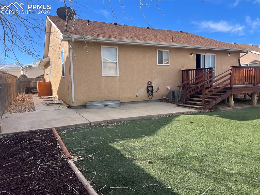 Image 23 of 27: Back of Structure