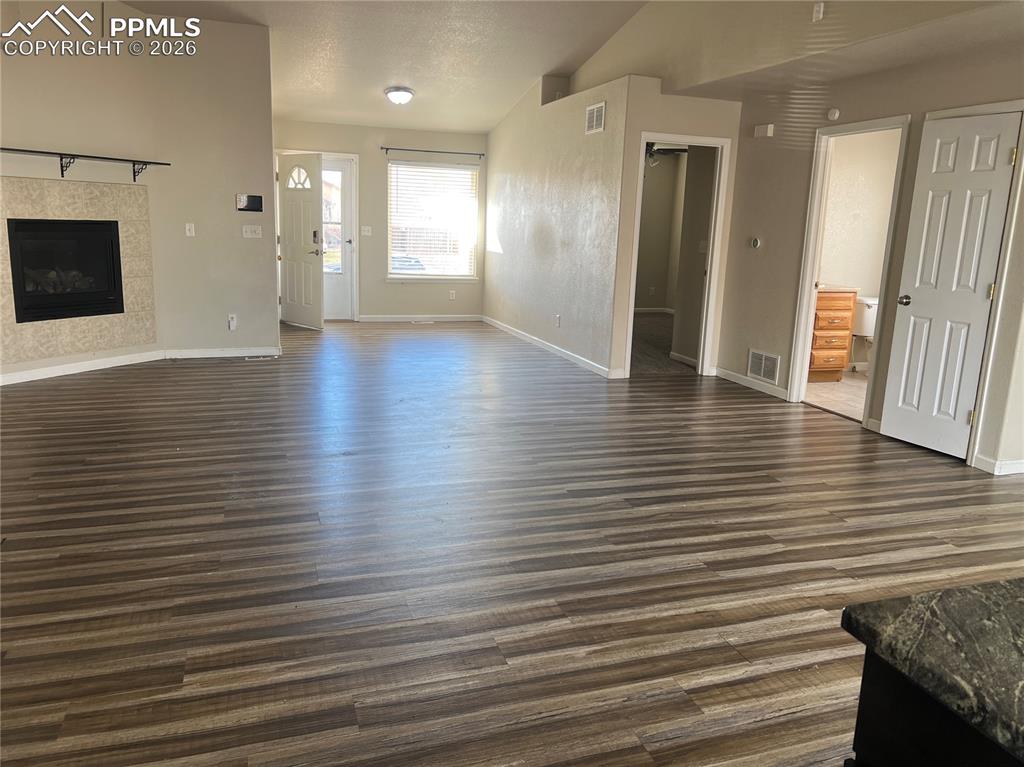 Image 6 of 27: Living Room