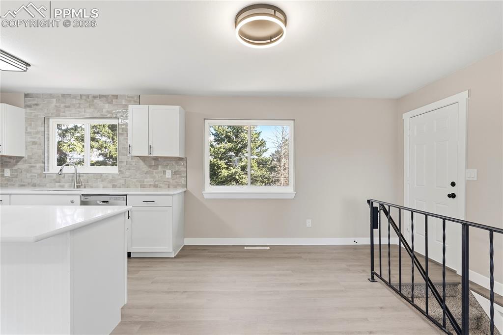 Image 11 of 50: Kitchen