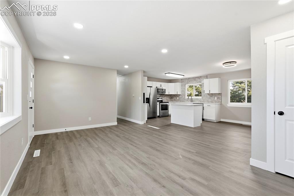 Image 9 of 50: Living Room