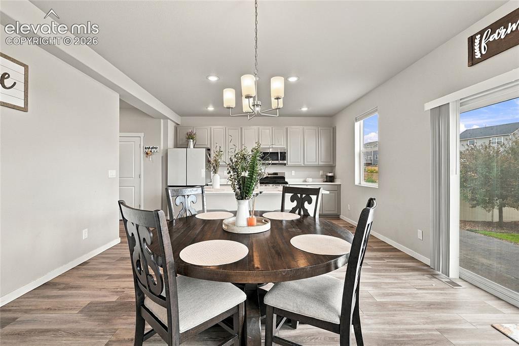 Image 11 of 31: Dining Area