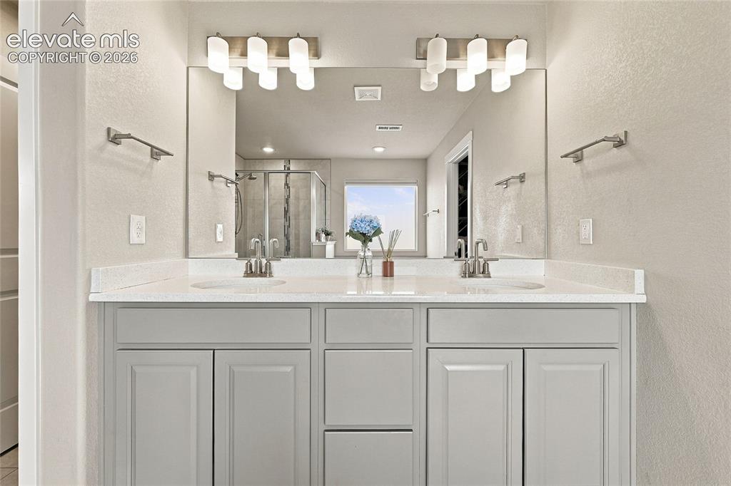 Image 22 of 31: Master Bathroom