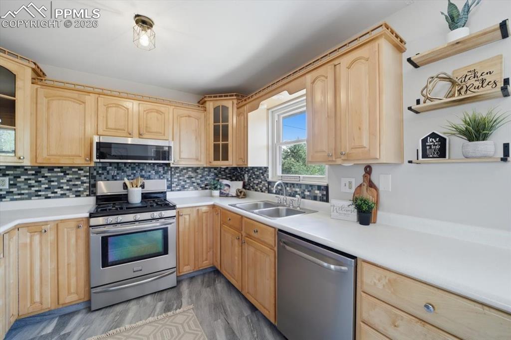 Image 11 of 48: Kitchen