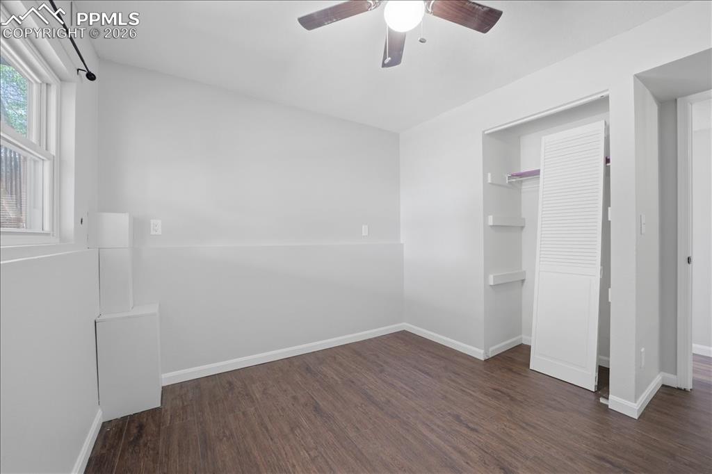 Image 34 of 48: Bedroom