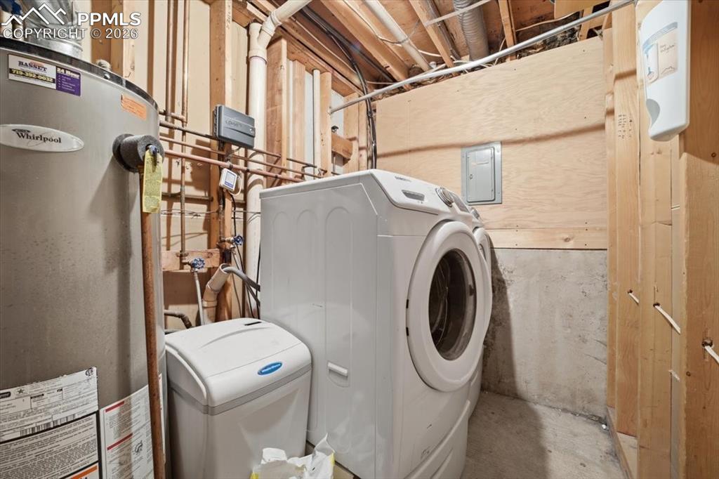 Image 39 of 48: Laundry