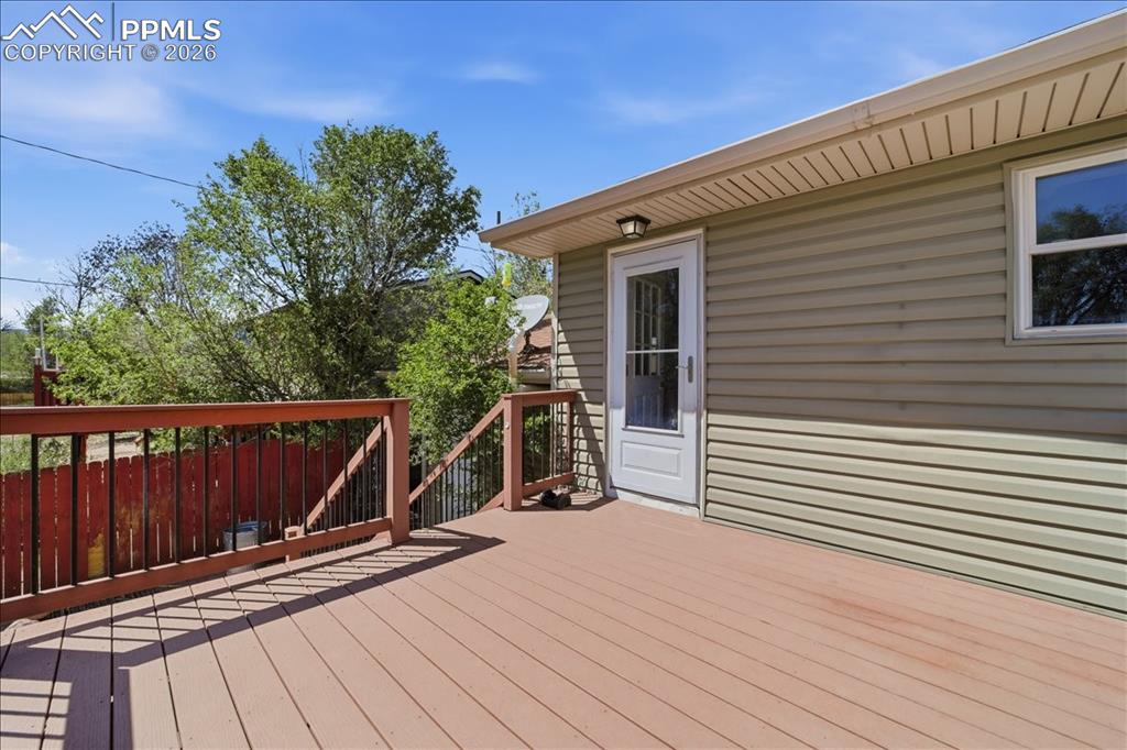 Image 41 of 48: Deck