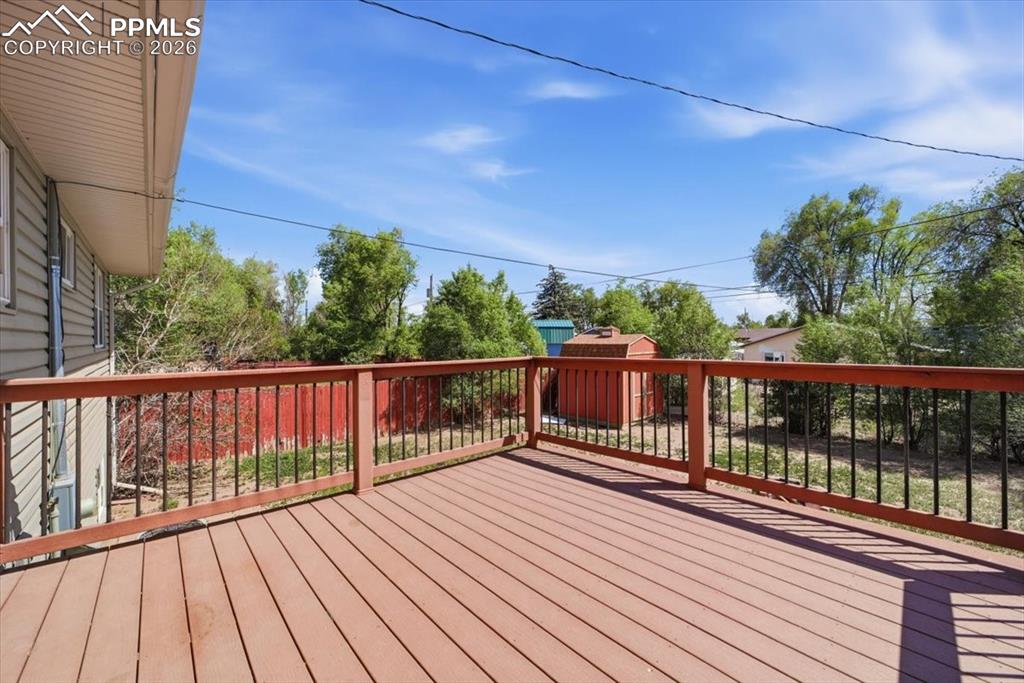 Image 42 of 48: Deck