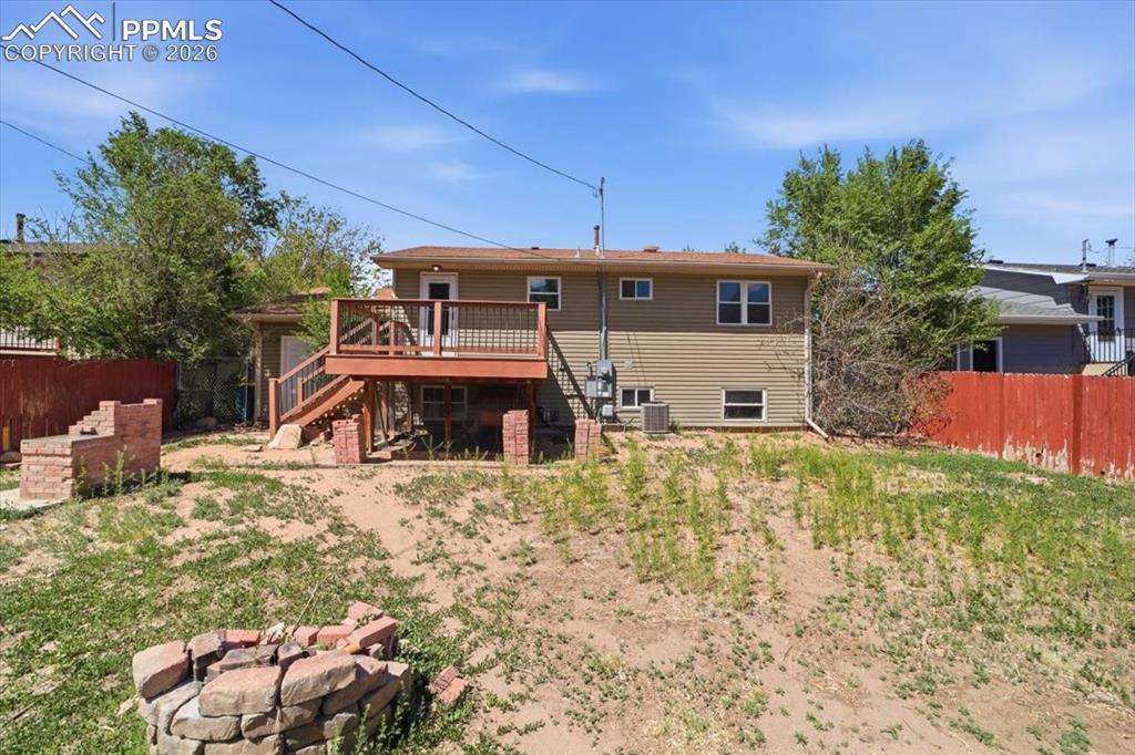 Image 43 of 48: Back of Structure