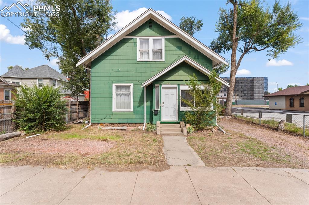 Image 2 of 33: In the heart of downtown.